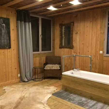 Pensión Chambre Chaleureuse Et Atypique Dans Maison Bois Bbc