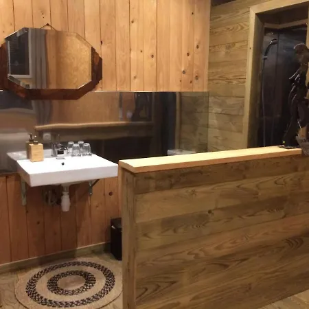 Chambre Chaleureuse Et Atypique Dans Maison Bois Bbc Lisieux