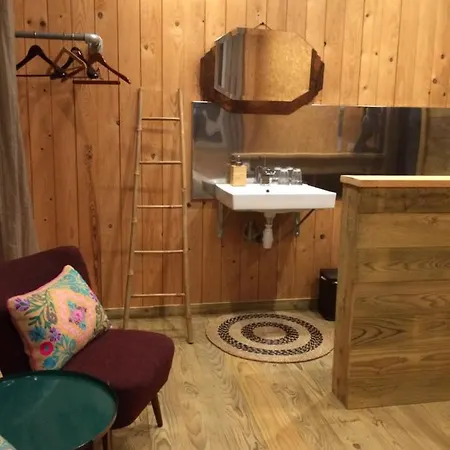 Pensión Chambre Chaleureuse Et Atypique Dans Maison Bois Bbc