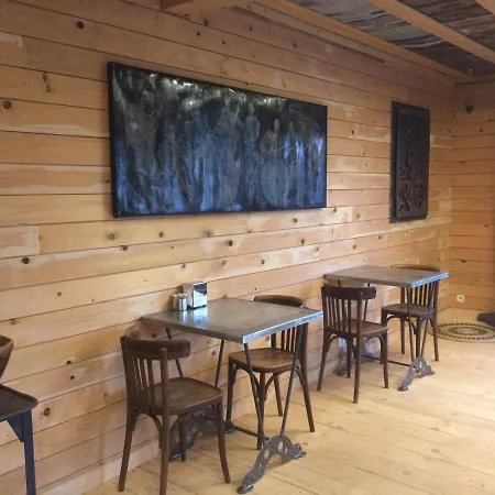 Pensión Chambre Chaleureuse Et Atypique Dans Maison Bois Bbc